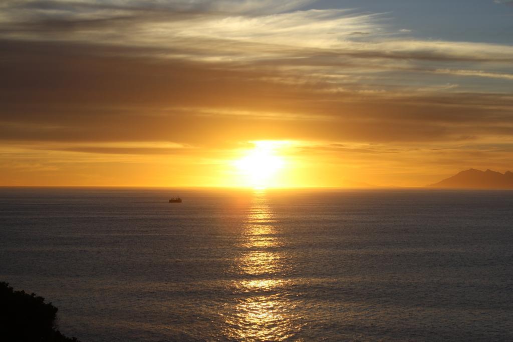 Sunset View At Whale Cove Lejlighed Gansbaai Eksteriør billede